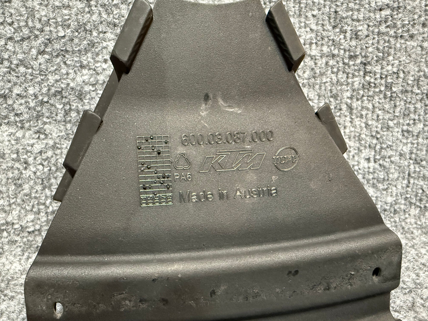 60003087000 KTM 990 SPLASH PROTECTOR FRAME