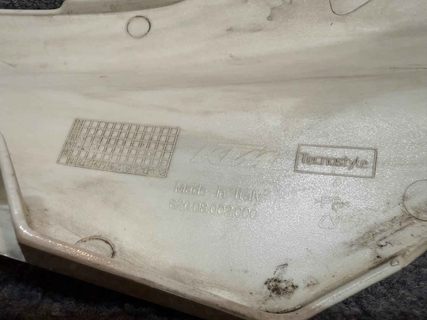 62008002000 KTM 990 Left Headlight Mask Spoiler (White)