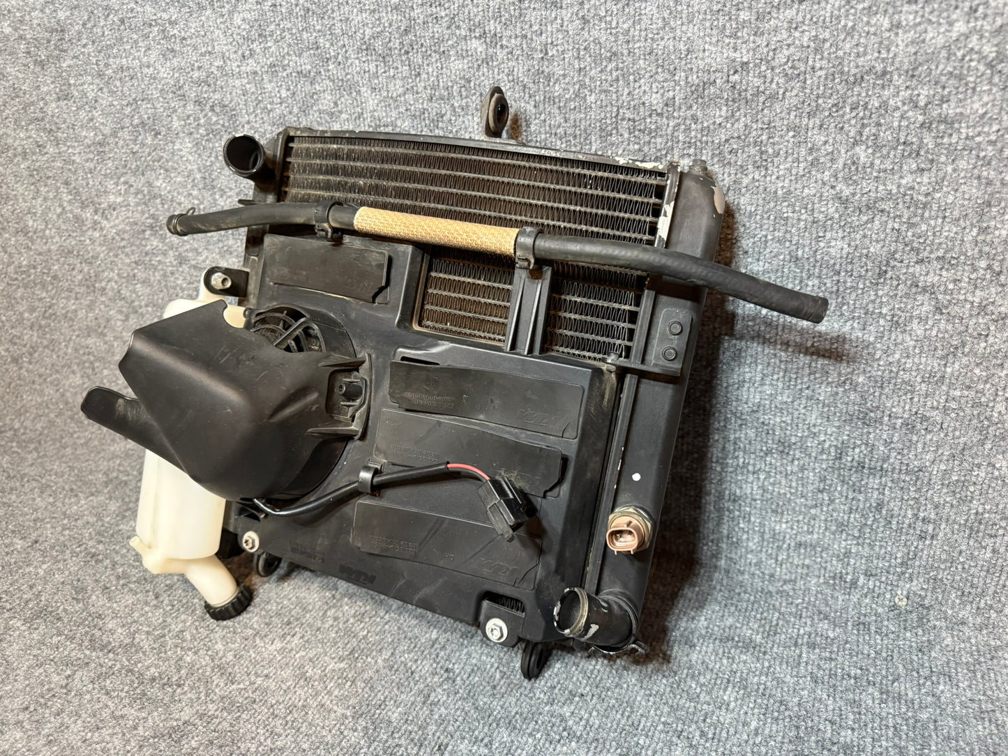 62635010000 / 62635010100 KTM 990 Radiator