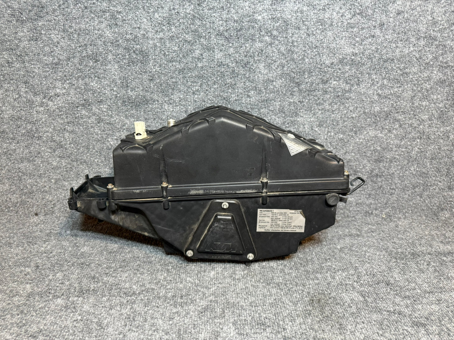 61006001000 / 61006002000 KTM 990 Air Box