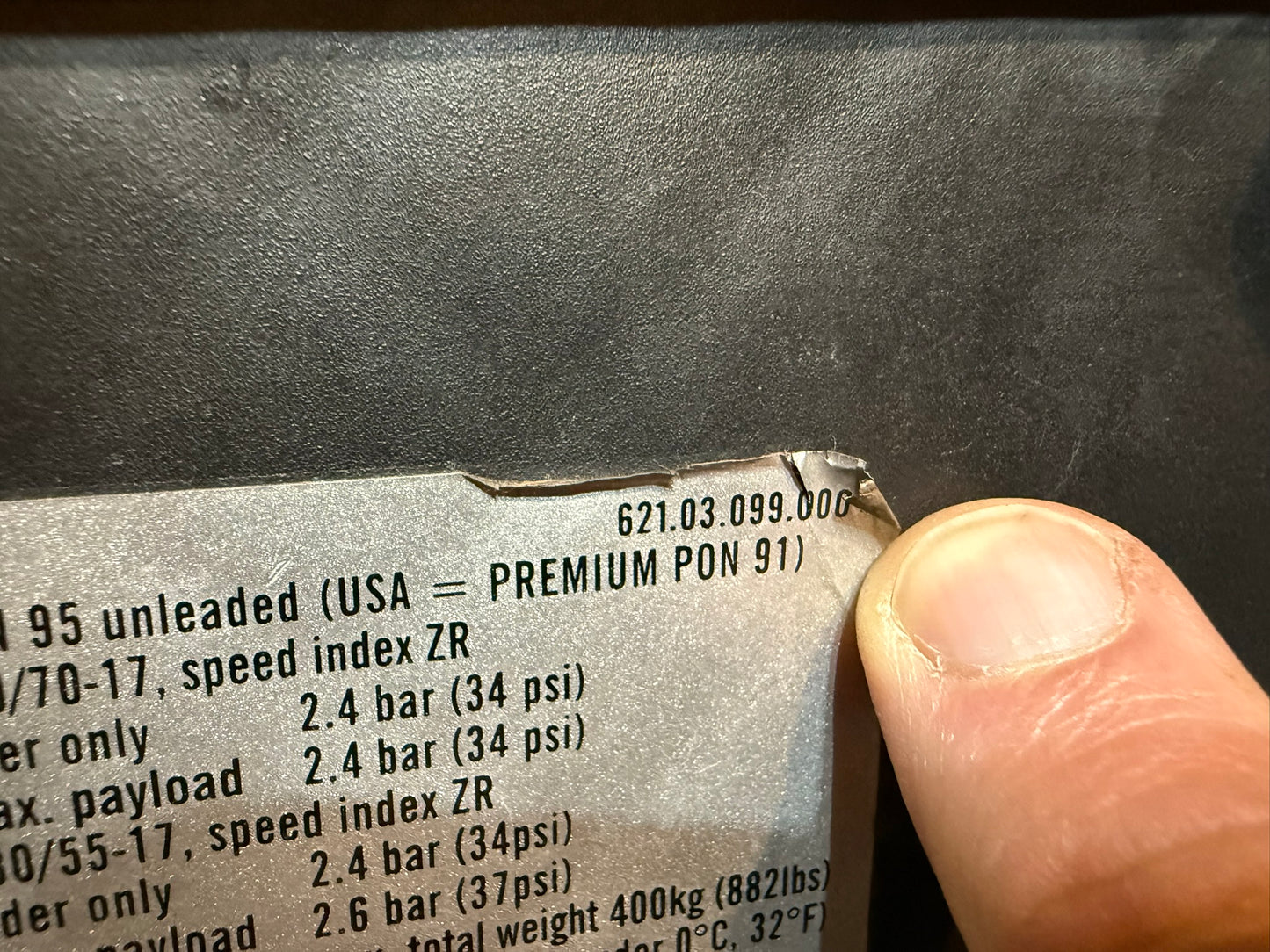 61006001000 / 61006002000 KTM 990 Air Box