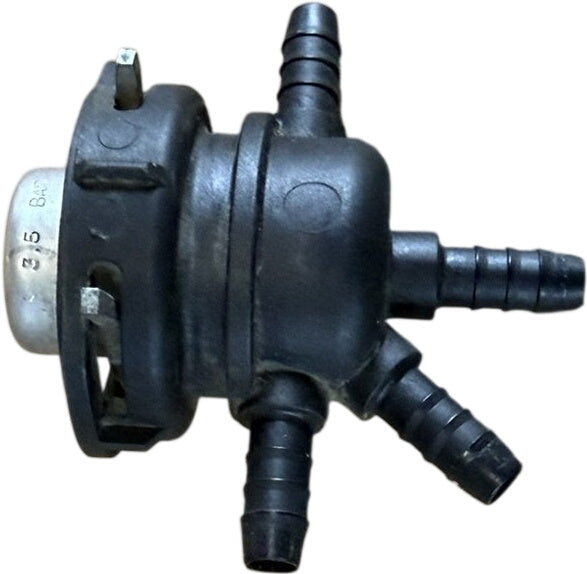 BMW R 1200 GS fuel pressure regulator 3.5 bar 13531465107