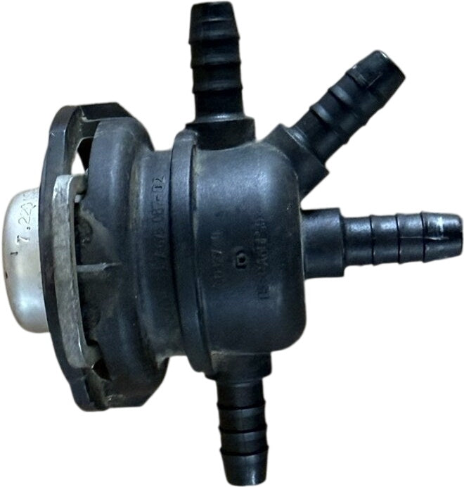 BMW R 1200 GS fuel pressure regulator four hose barbs
