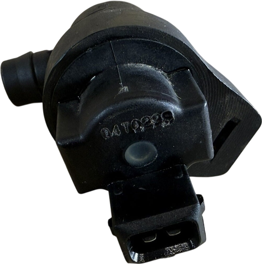 BMW fuel tank breather valve mounting bracket