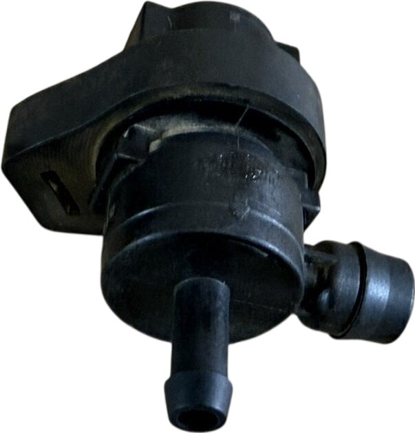 BMW R 1200 GS fuel tank breather valve barbs
